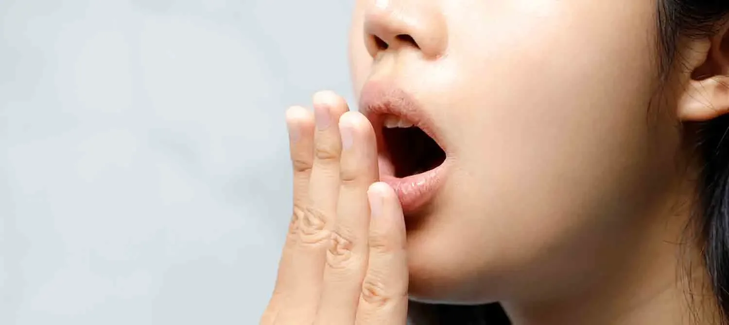 اسباب رائحة الفم الكريهة
